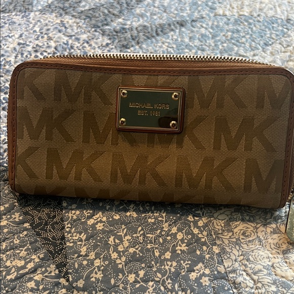 Michael Kors Tan Wallet with Gold Accents - Picture 1 of 6
